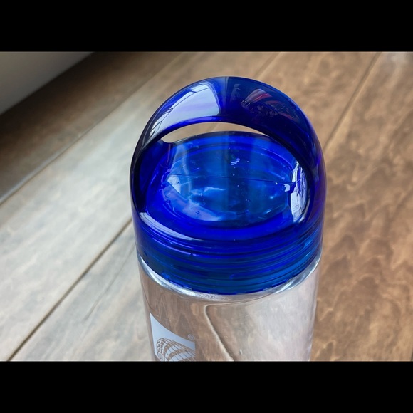 💝free w purchase💝NWOT United Airlines Water Bottle Tumbler - Picture 2 of 3